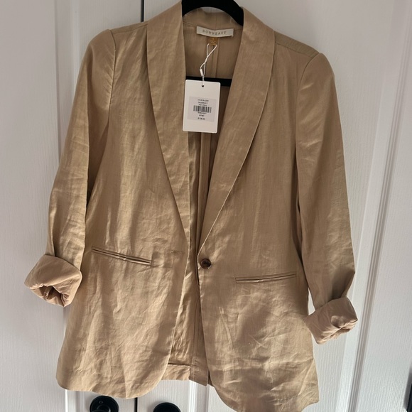 Blazer - Picture 3 of 5